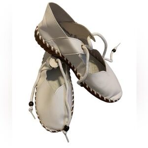 White Minimalist Lace-Up Flats EU 39 / US 8.5